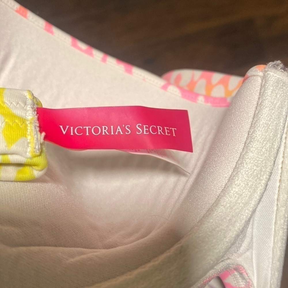 5/$20 Victoria’s Secret swim Top 36D - Picture 3 of 5